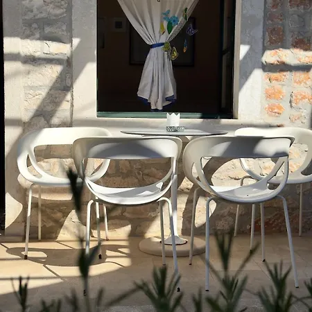 Visilo Stone House Holiday home Pucisca