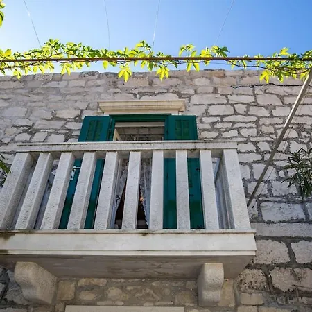 Visilo Stone House Holiday home Pucisca