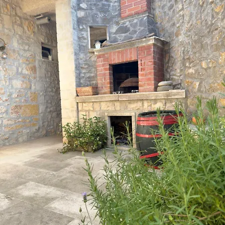 Nyaraló Dalmatian Stone House Pučišća