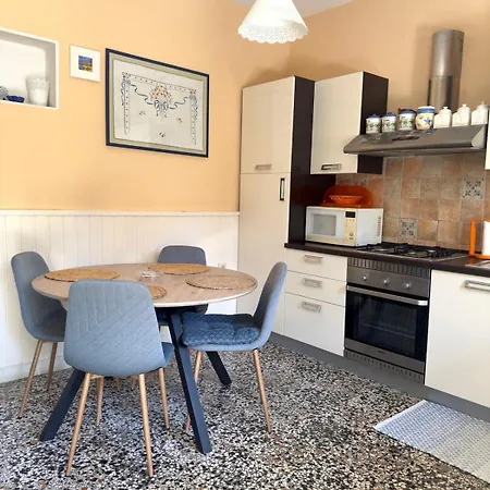 Dalmatian Stone House Nyaraló *