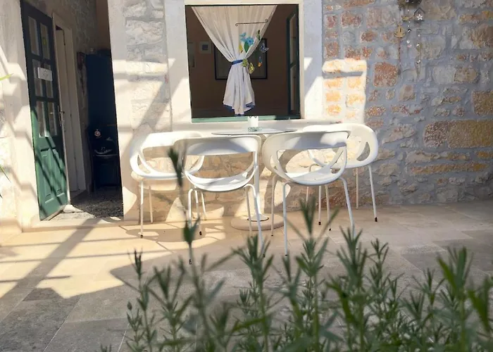 Visilo Heritage Stone House - A 300-year-old Legacy In The Heart Of