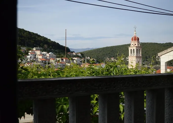 Visilo Heritage Stone House - A 300-year-old Legacy In The Heart Of Pucisca