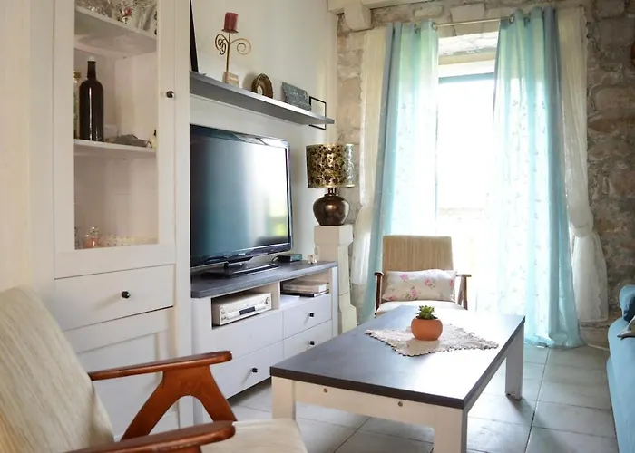 Visilo Heritage Stone House - A 300-year-old Legacy In The Heart Of Pucisca