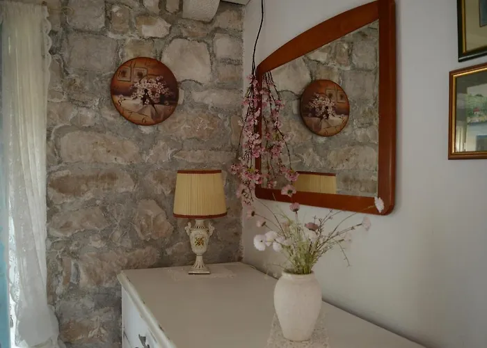 Visilo Heritage Stone House - A 300-year-old Legacy In The Heart Of
