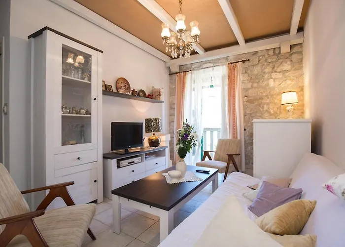 Visilo Heritage Stone House - A 300-year-old Legacy In The Heart Of Ferienhaus
