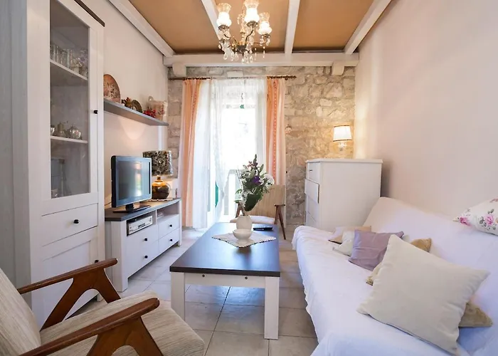 Visilo Heritage Stone House - A 300-year-old Legacy In The Heart Of Ferienhaus *